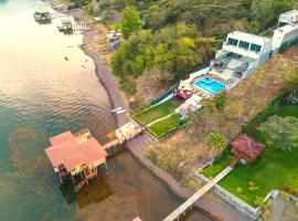 Equinoccio Hotel, ξενοδοχείο με πάρκινγκ σε Σάντα Άνα