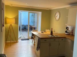 Pretty Ground Cottage in Comrie, casa o chalet en Comrie
