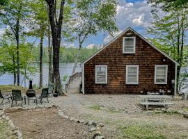 Maggie's Lakeside Cottage, vacation home in Wakefield