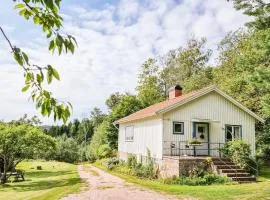 2 Bedroom Cozy Home In Brastad