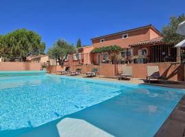 Amazing Home In Montboucher Sur Jabron With Outdoor Swimming Pool, alojamento para férias em Montboucher-sur-Jabron