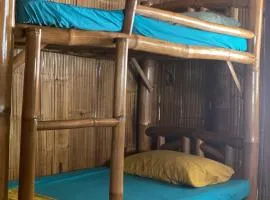 RUSTIQUE RUE Mabini - Hostel、バタンガスのホステル
