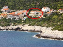 Seaside apartments with a swimming pool Zavalatica, Korcula - 9150, Hotel in Zavalatica