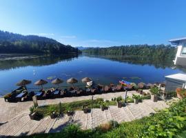 Gostisce Jezero, παραλιακό ξενοδοχείο σε Medvode