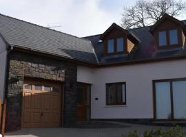 Captivating 4-Bed House in west Wales, hotell i Pencader