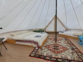 Dolina Village Glamping, luxury tent in Zece Hotare