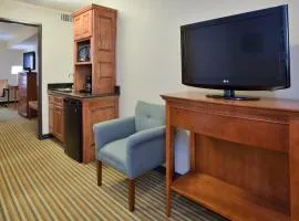 Holiday Inn Express Hotel & Suites Fredericksburg, an IHG Hotel