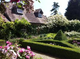 The Lodge at Briar house, hotel with parking in Long Melford