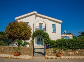 Villa Llamedos, North Cyprus, Karsiyaka, cheap hotel in Vasilia