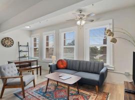 Downtown Luxury Apartment with King Bed, διαμέρισμα σε Waco