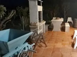 Vivienda con jardin terraza y barbacoa