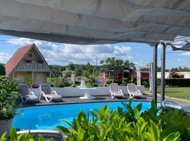 Pool Apartments Plitvice Lakes, romantic hotel in Grabovac