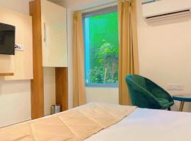 City View With Garden -5 Mins Walk From GOLDEN TEMPLE, hotel en Amritsar