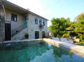 Villa Dos Santos - Gerês Country House, hotel cerca de Santuario de São Bento da Porta Aberta, Gerês