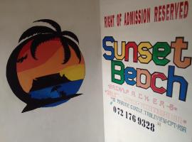 Sunset beach backpackers, hostel in Bloubergstrand