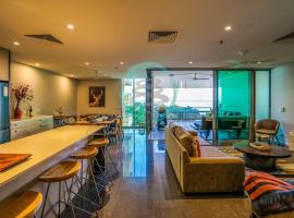 ZEN AT ONE30: 3-BR Luxury Corporate Long Stays, lyxhotell i Darwin