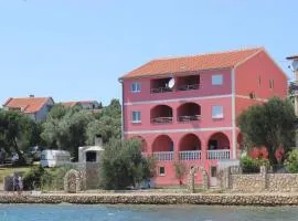 Apartments Marija - Maslenica - first line to the sea