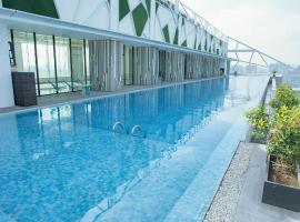 Lime Resort Manila, отель в Маниле, в районе Pasay