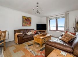 Penthouse Seafront Largs, apartment in Largs
