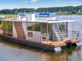 Beautiful Ship In Blotnik With Wifi