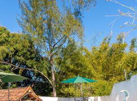 Hill House com Piscina - em Itaipuaçu, alquiler vacacional en la playa en Maricá