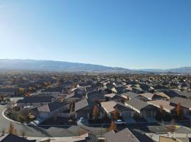 Dream Family Home in South Reno 4 bed 30 Min to Lake Tahoe、Steamboatのファミリーホテル