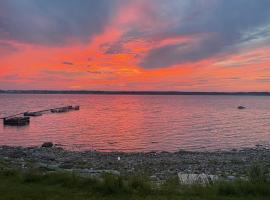 Summer specials on the Saint Lawrence River, būstas prie paplūdimio Ogdensberge