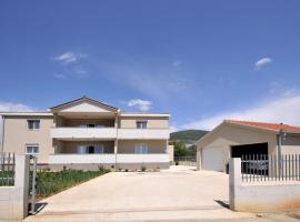 Apartments with a parking space Plano, Trogir - 11649, апартамент в Трогир