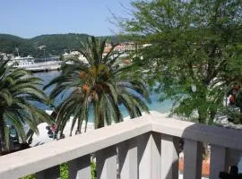 Apartments by the sea Sumartin, Brac - 11651
