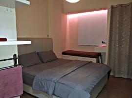 iRoom Margonda Residence 345, hotel amb aparcament a Kemirimuka Tiga