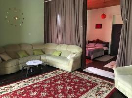 Barsa, hotel with parking in Zestafoni