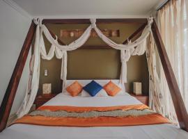 도나 파울라에 위치한 수영장이 있는 호텔 Ocean Suite Goa