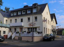 Gästehaus - Café Frank, hotel cerca de Aremberg mountain, Antweiler