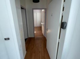 Charmant appartement RDC familial ou pour le travail, apartamento em Uzerche