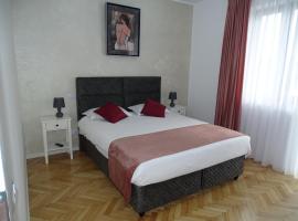 Water Lily Apartment Studio 2 free parking- self check-in, hotel económico em Oradea
