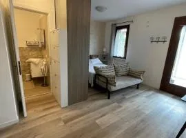 OTB Italia 5 - Monolocale romantico tra Venezia e Treviso con Giardino privato