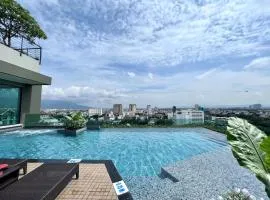Luxury 2-Bedroom Condo with Pool