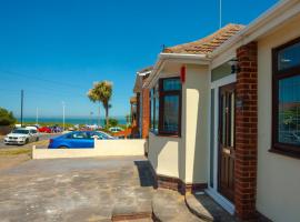 Family & Pet-Friendly Beach Bungalow Playroom, Garden & Parking, ξενοδοχείο σε Kent
