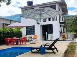 CASA FAMILIAR Y DE DESCANSO VILLA LORENZA - APULO CUND.