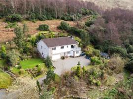 Braemor 4 bedroom villa, all en-suite, cottage in Arrochar