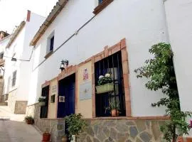 Immaculate House in Montejaque Sleeps 6