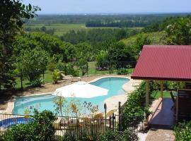 Tropical Coast Retreat - Pet Friendly - Adult only, εξοχική κατοικία σε Kingscliff