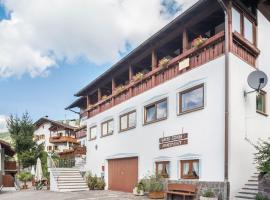 Pension Sonia App 103, guest house in Funes