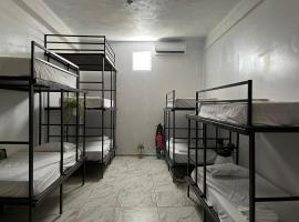Rincon Dorms, hostel in Rincon