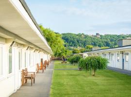Sand Bay Holiday Village - Adults Only, hotell i Weston-super-Mare