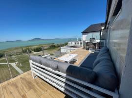 Fenyves Beach Apartman, hotel in Balatonfenyves