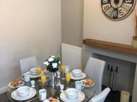 2 Bedroom Luton Townhouse, hotel near Luton Central Library, Luton