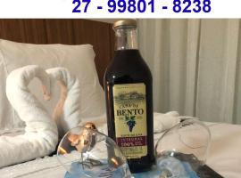 Magnífico APARTAMENTO de Charme - 3 quartos AR CONDICIONADOS SPLIT - Beira Mar, 2 banheiros, 2 Vagas Garagem, 4 Varandas, 2 Elevadores, Redes para Descanso, Wi-Fi, Air Fryer, Disney Plus, HBO Max, Guarda Sol, Cadeiras de Praia e Caixa Térmica, hotel near Cordillo Downs Airport - GUZ, 