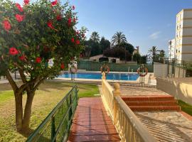 Apartamento recién reformado con piscina y barbacoa