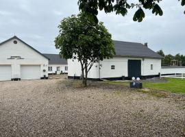 Karensminde, hotel v destinaci Jelling
